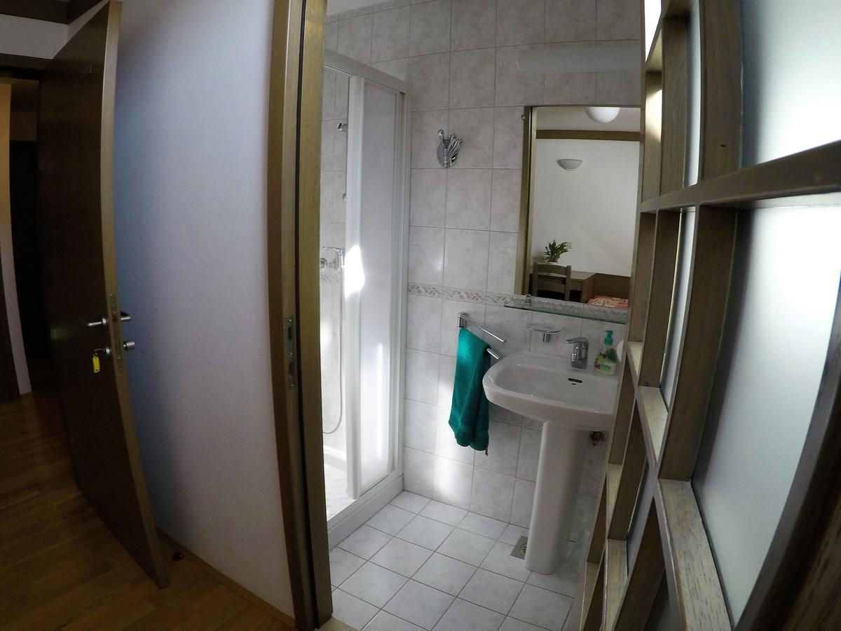 Karami Mountainhouse Bed and Breakfast Tržič Exteriör bild