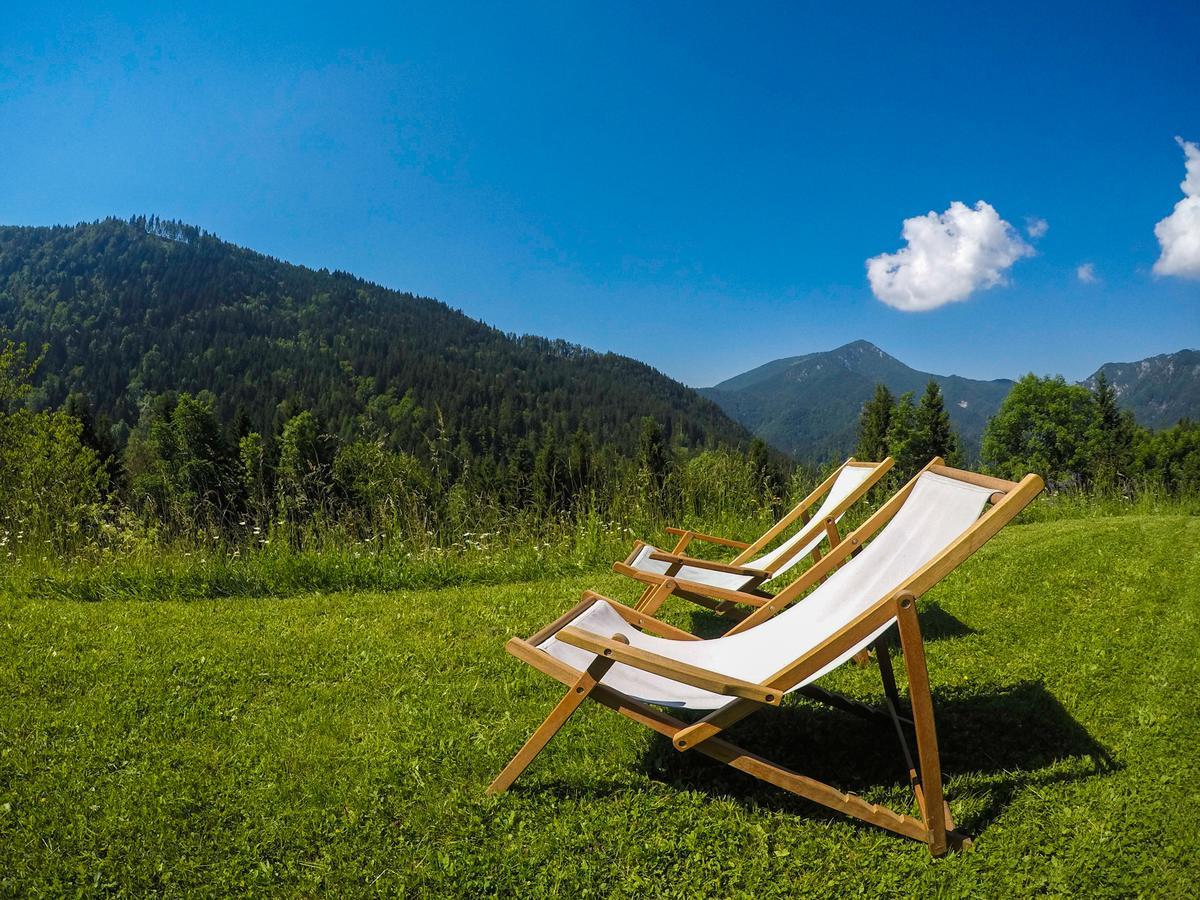 Karami Mountainhouse Bed and Breakfast Tržič Exteriör bild