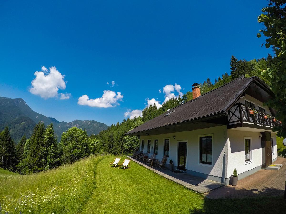 Karami Mountainhouse Bed and Breakfast Tržič Exteriör bild